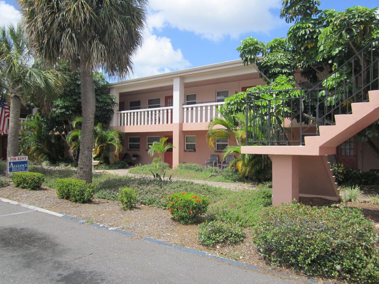 Tyrone Place Apartments 800 Tyrone Boulevard North, St. Petersburg