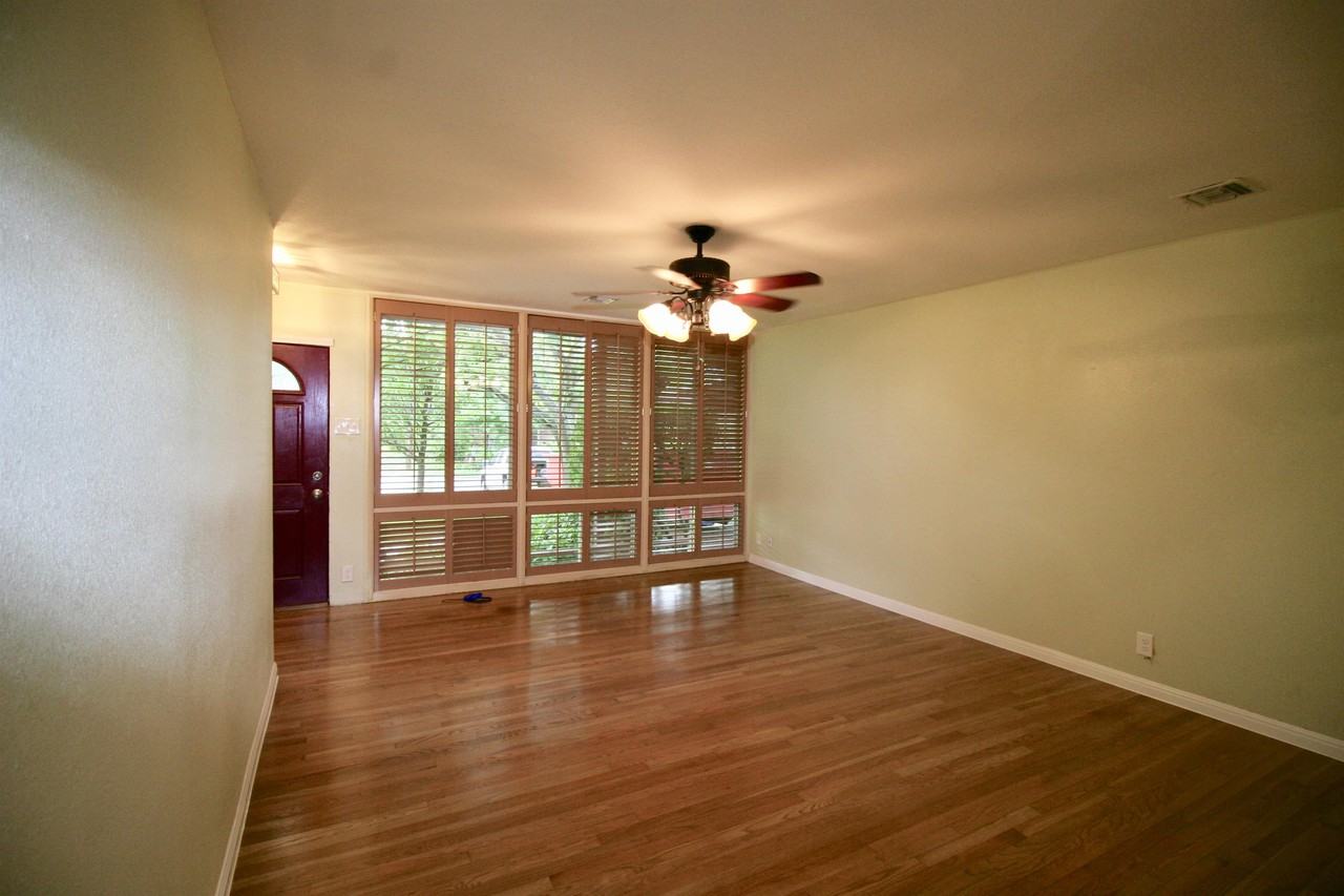 4343 Eisenhauer Rd #1 - Photo 3 of 9