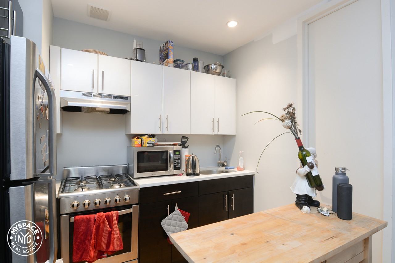 828 Saint Johns Pl #4G