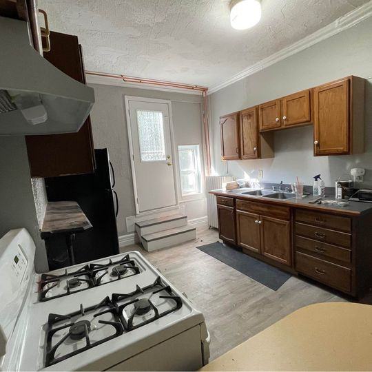 115 Lark Street - Photo 2 of 9