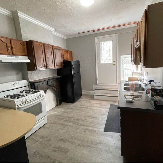 115 Lark Street - Photo 3 of 9