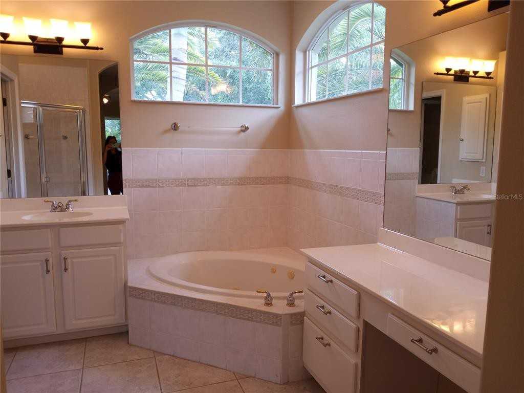 6506 Waters Edge Way - Photo 3 of 14