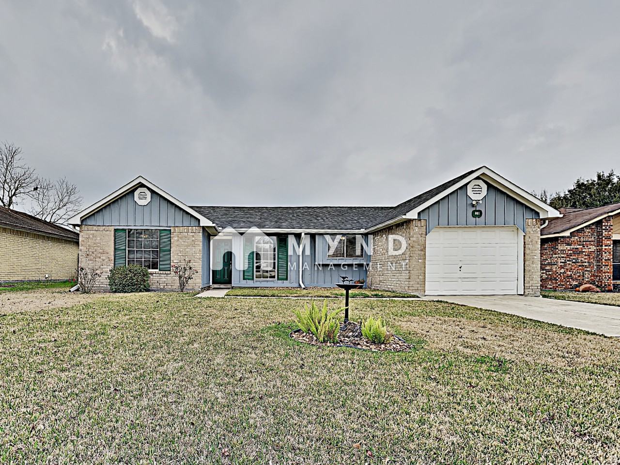 801 Landing Blvd - Photo 2 of 17