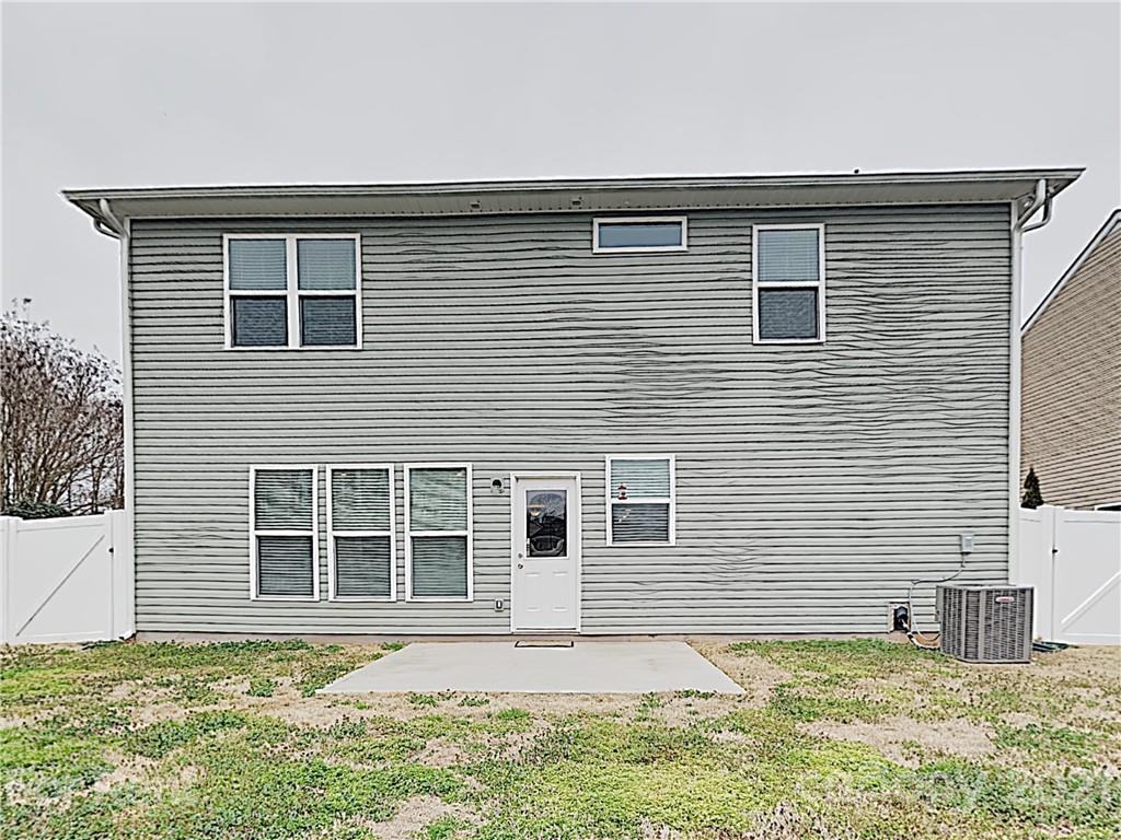 106 Waterlynn Club Dr - Photo 2 of 17