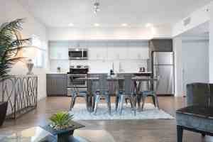 featured image of 5550 Hollywood Boulevard