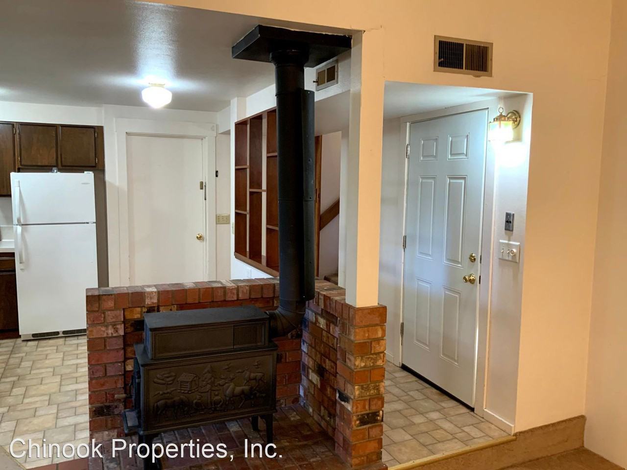 2590  Jefferson St - Photo 3 of 24