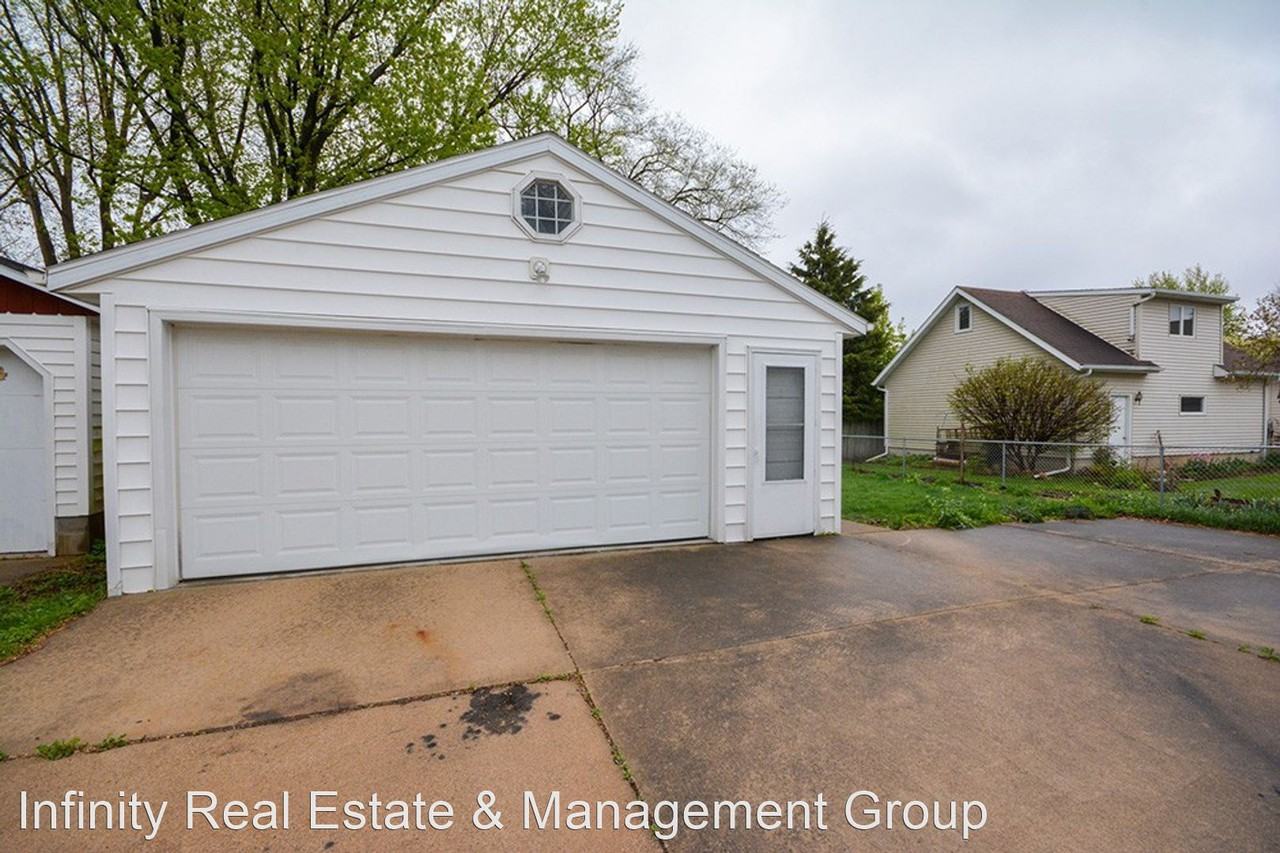 716 12th Ave Se - Photo 2 of 15