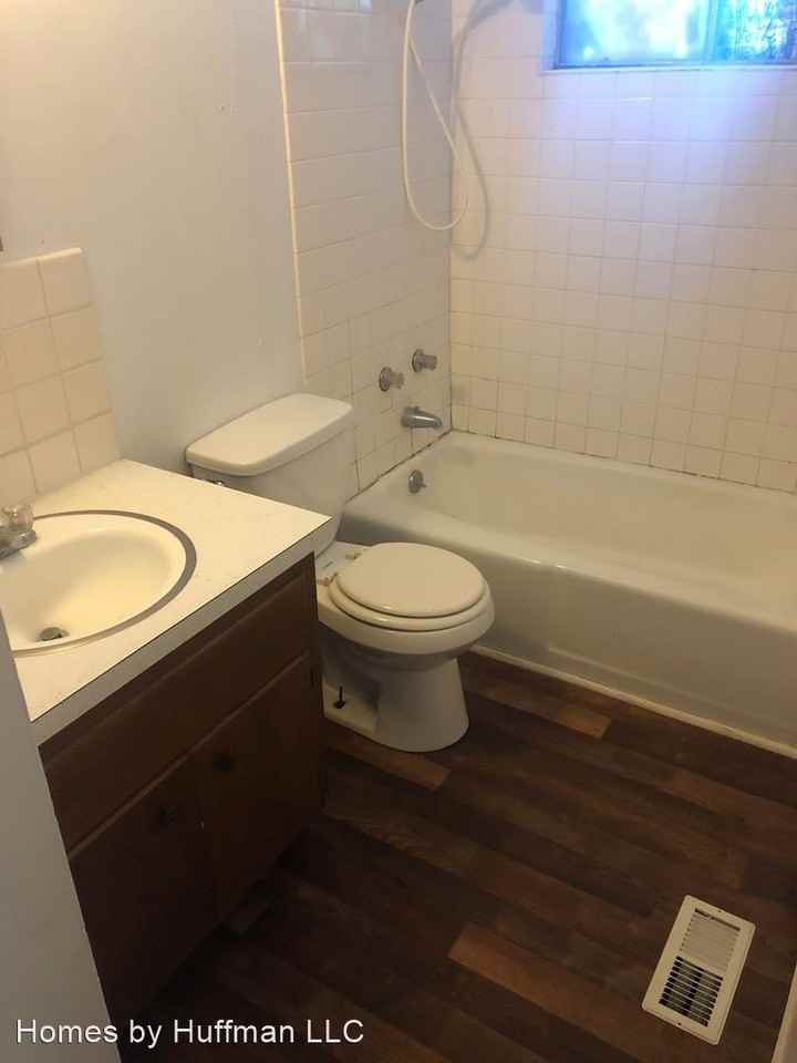 2553 Pollack Ave - Photo 3 of 4