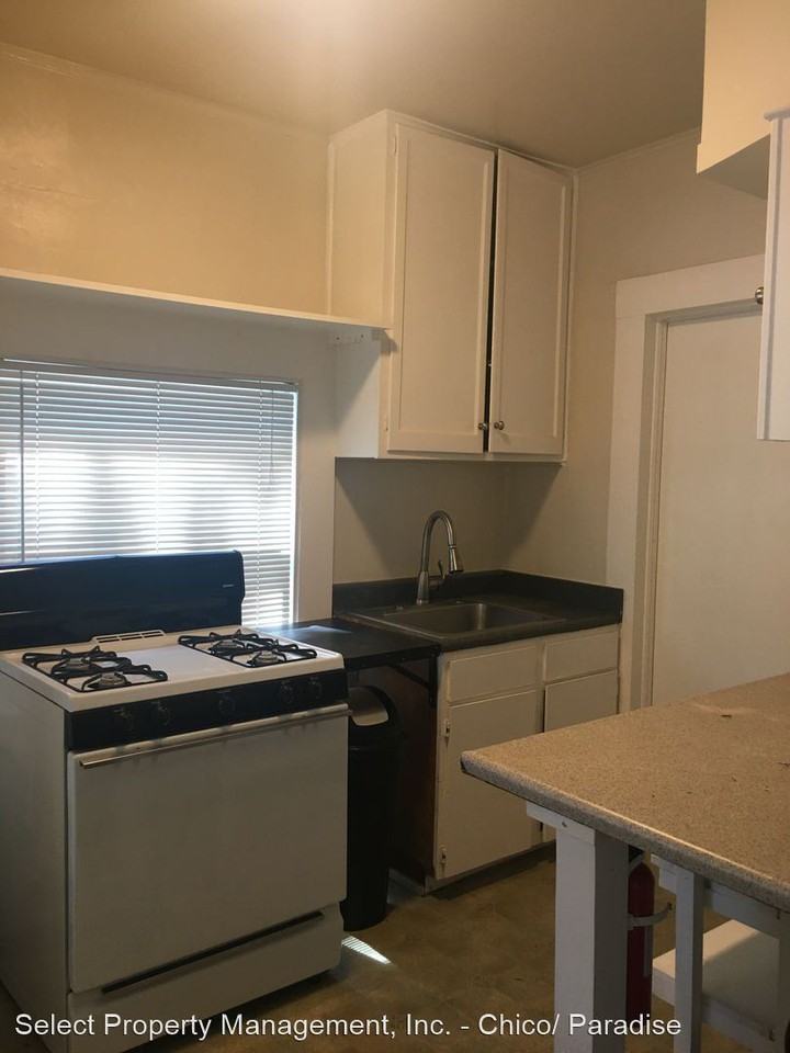 712 W 4th St - Photo 2 of 50