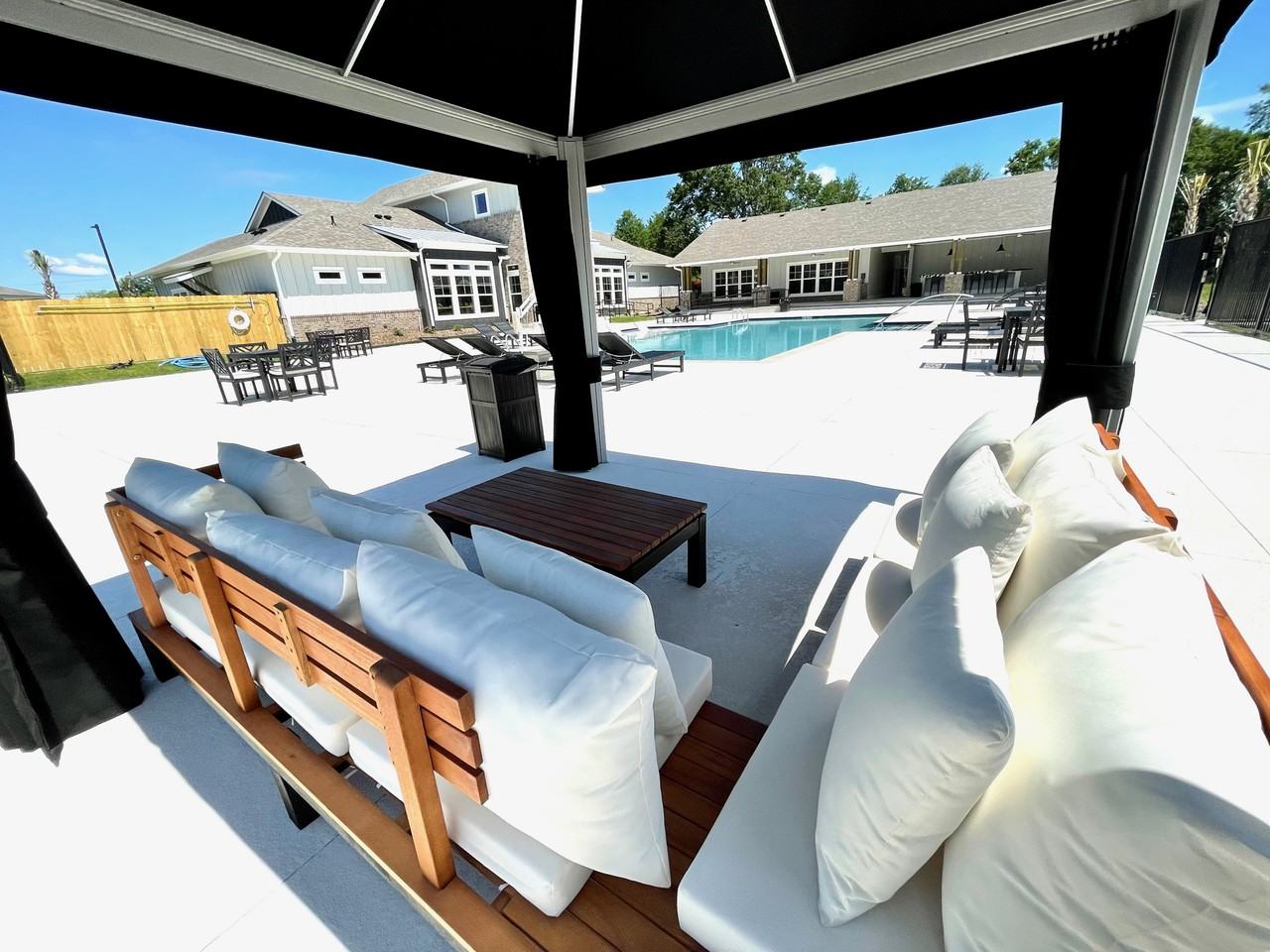 The Palms at Sunset Lakes - Photo 2 of 35