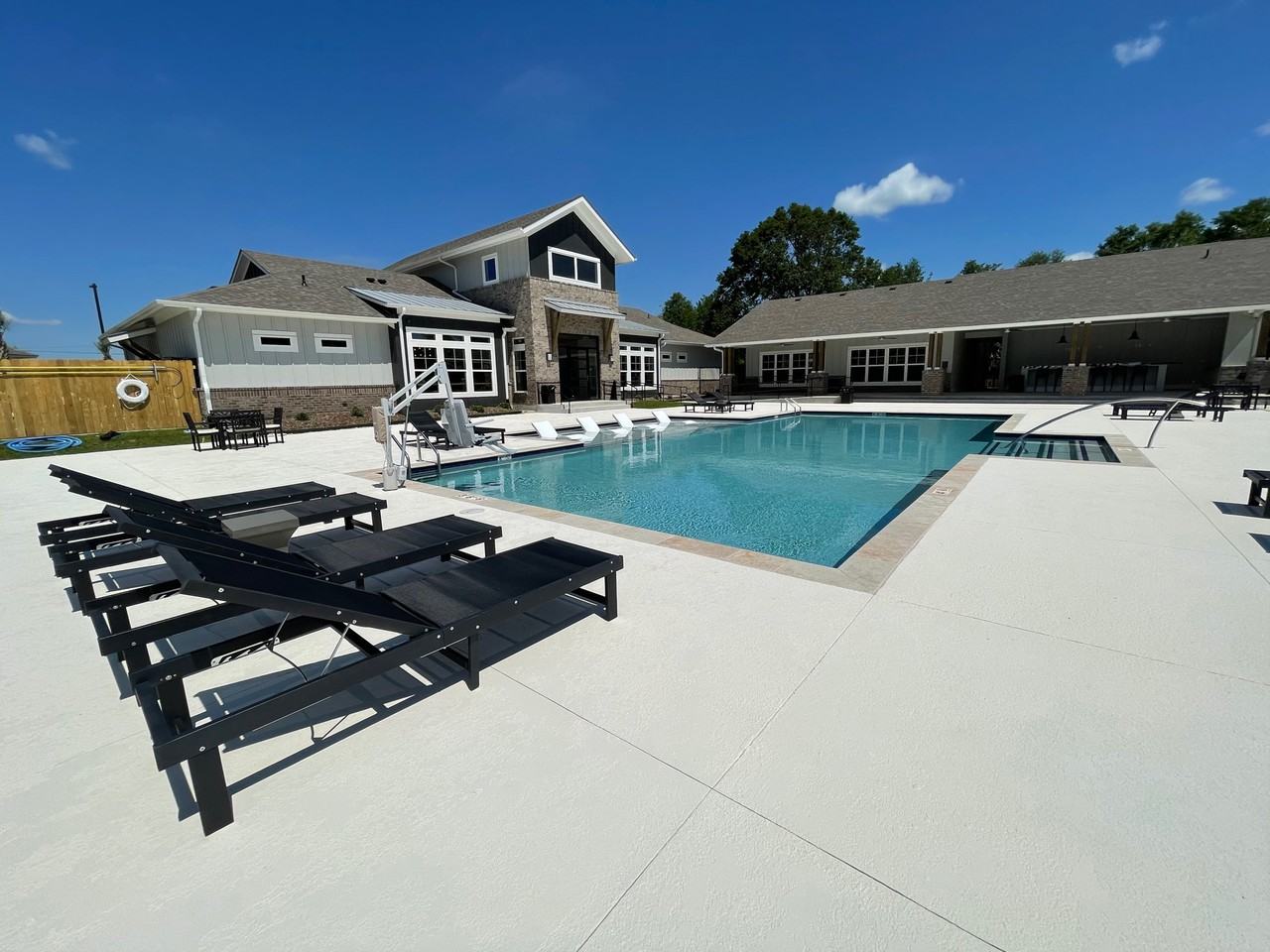 The Palms at Sunset Lakes - Photo 3 of 35