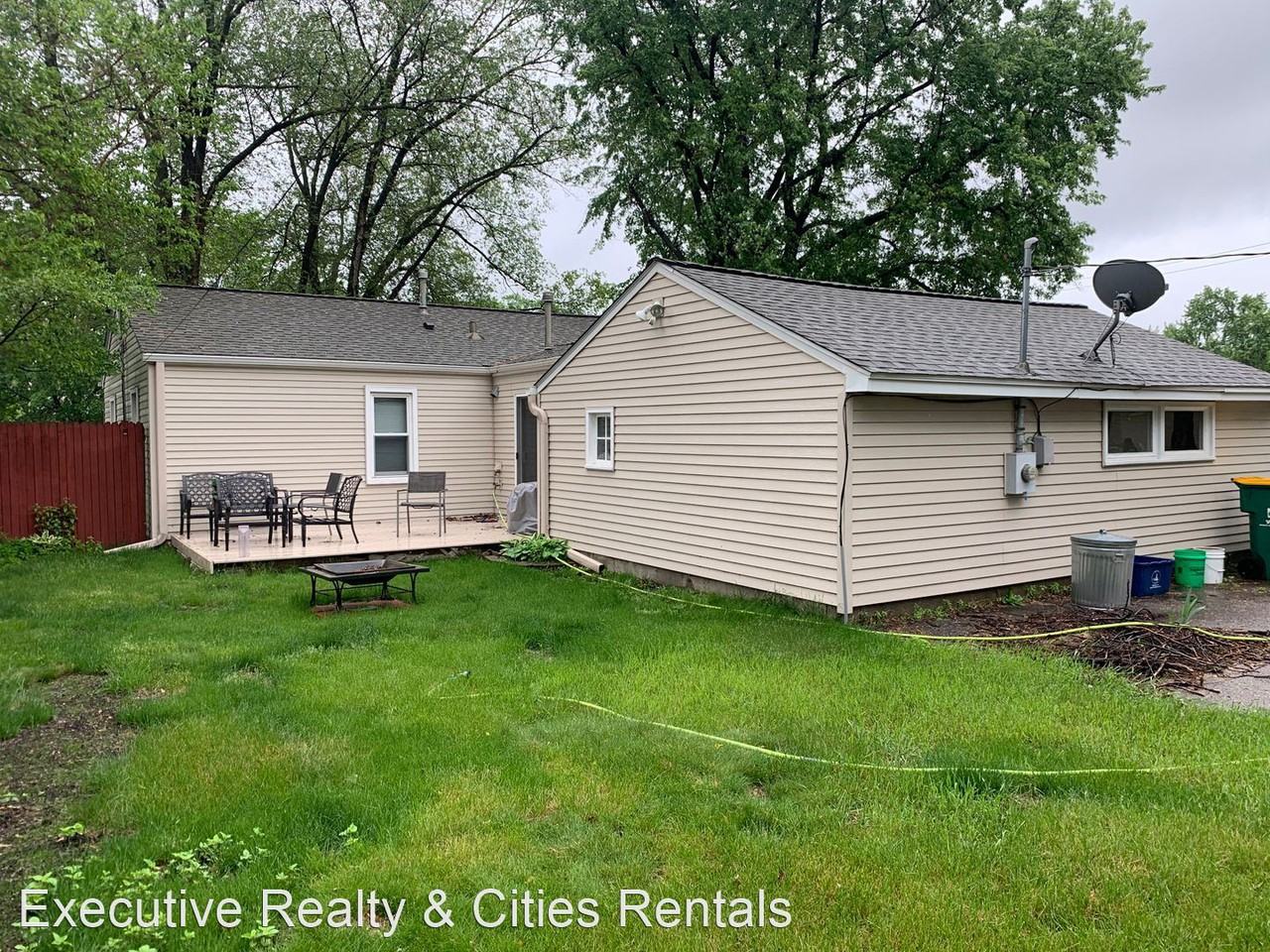 5603 Knox Ave N - Photo 3 of 14