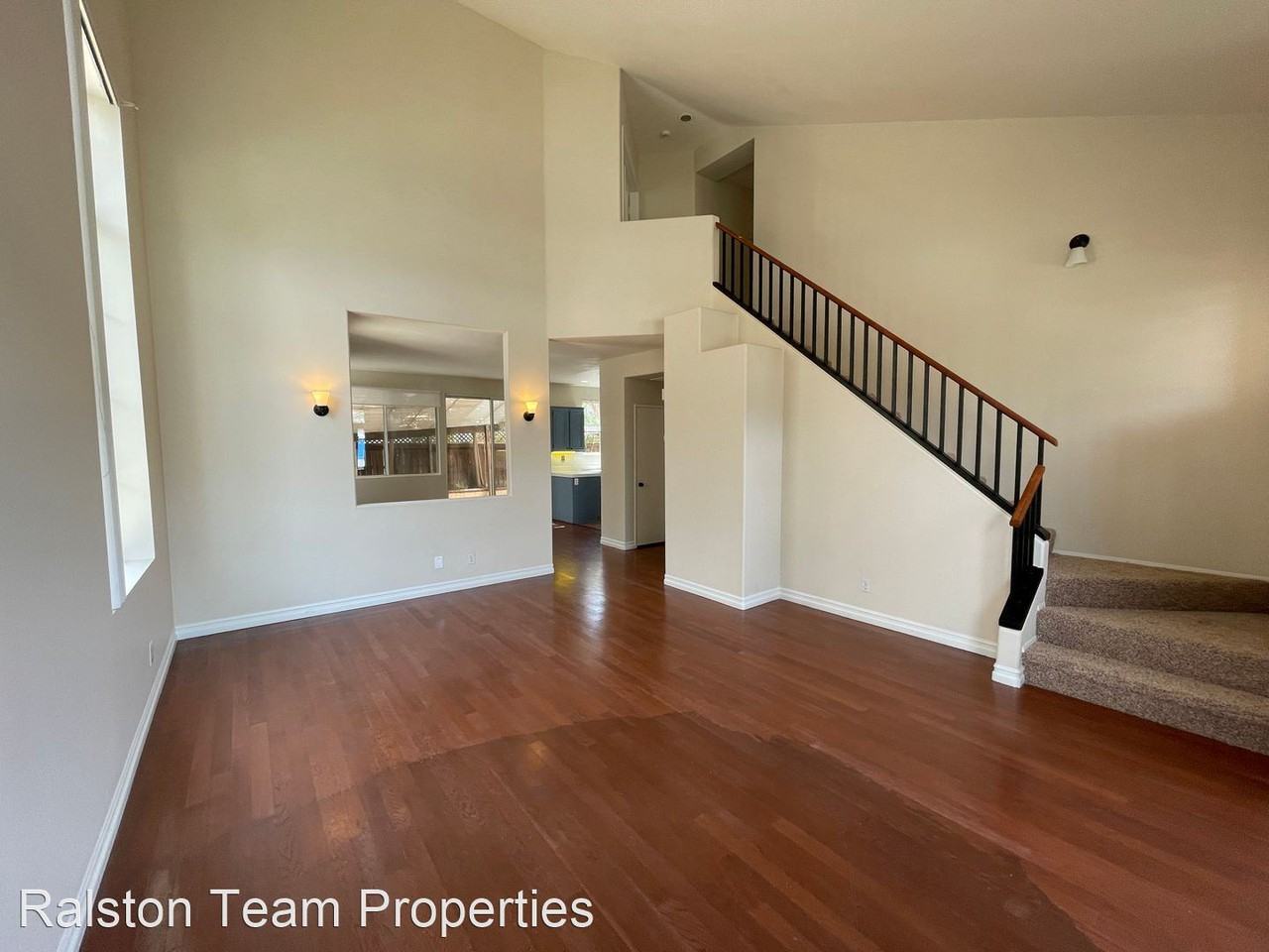 2203 Willow Creek Cir - Photo 3 of 18