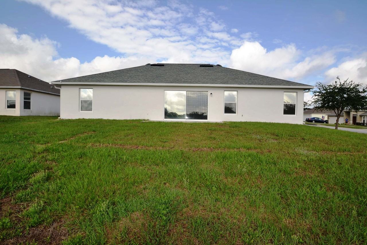 1128 Peregrine St - Photo 2 of 8