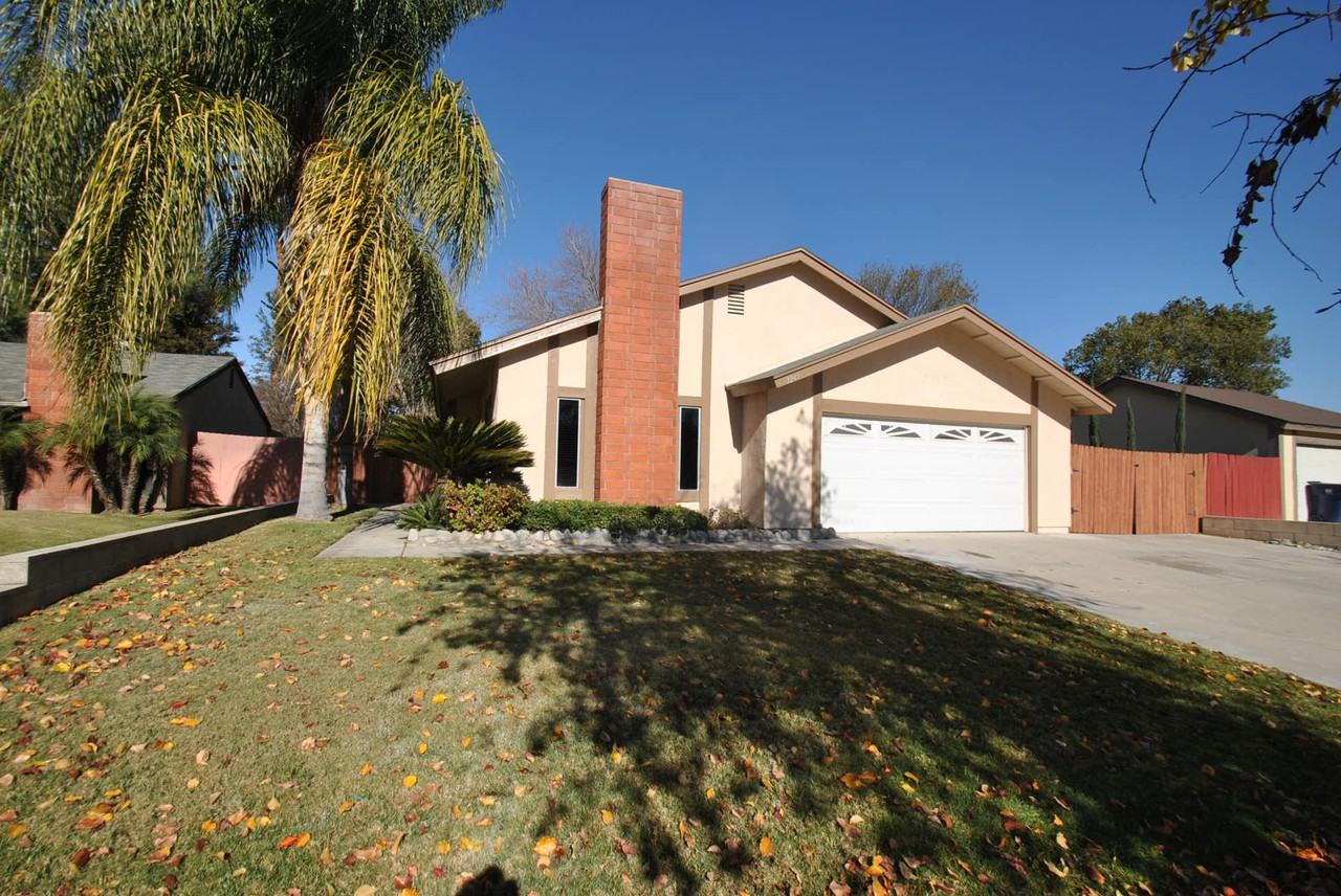 3249 Baffin Dr - Photo 2 of 5