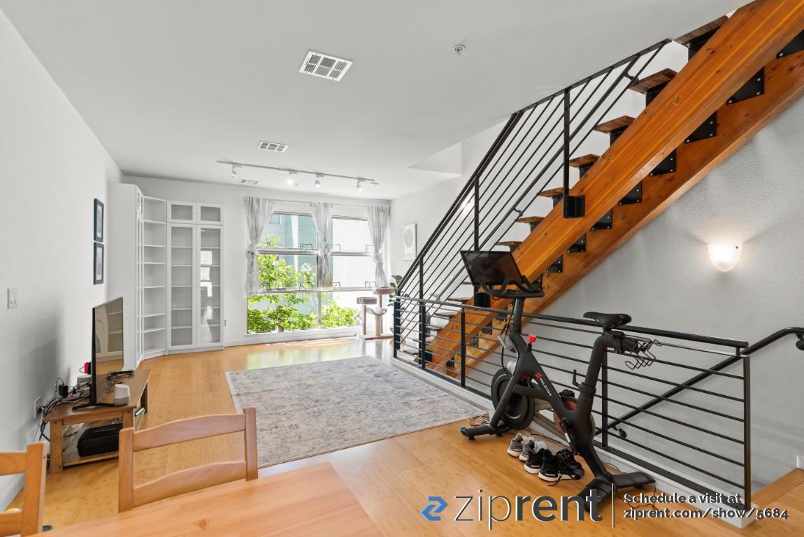 46 Glashaus Loop - Photo 2 of 20
