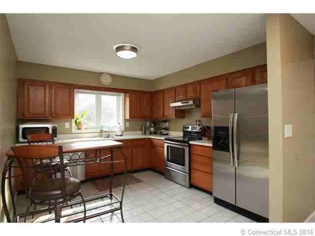 186 Main St #A - Photo 3 of 22