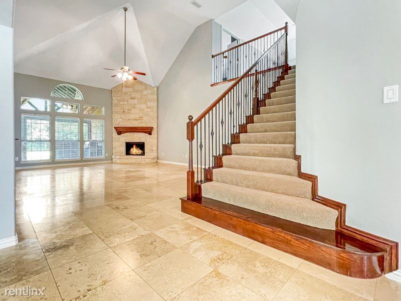 1110 Hart Rd - Photo 3 of 23