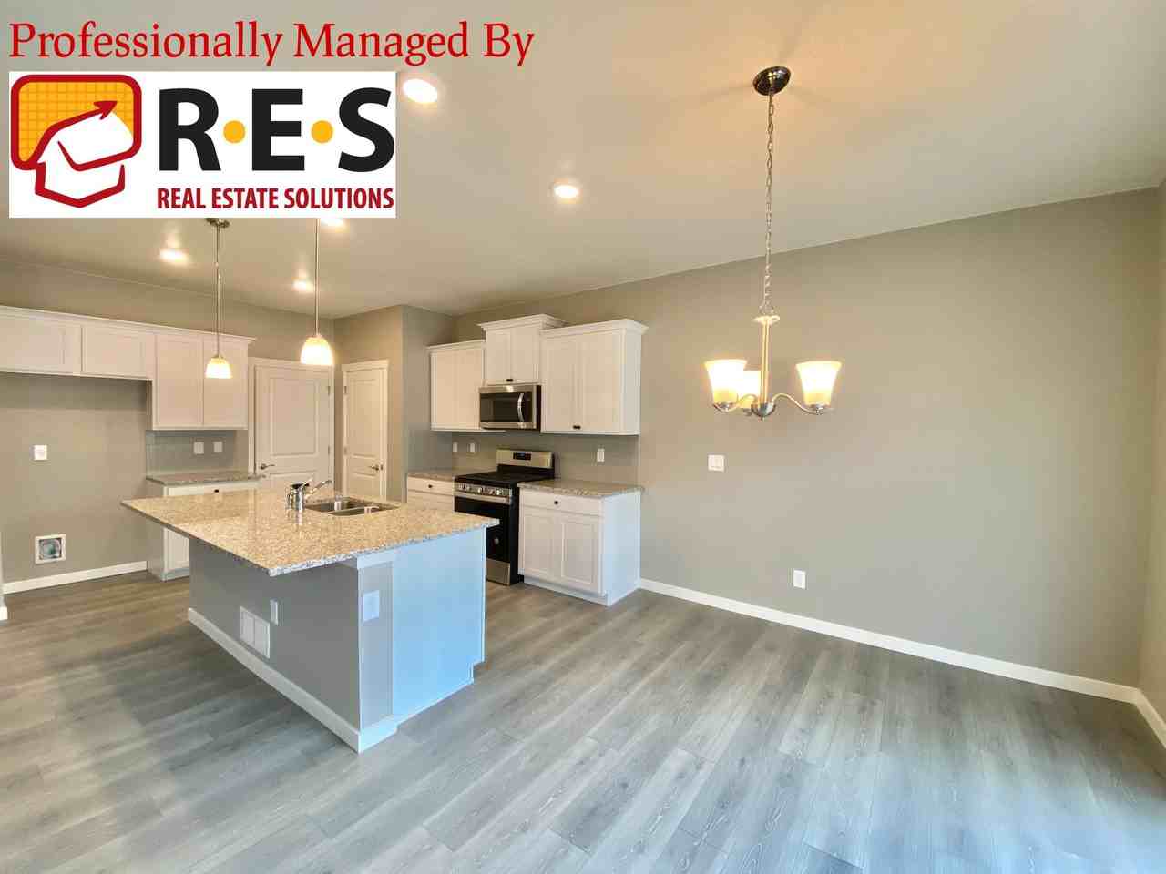 5070 Janga Dr - Photo 3 of 12