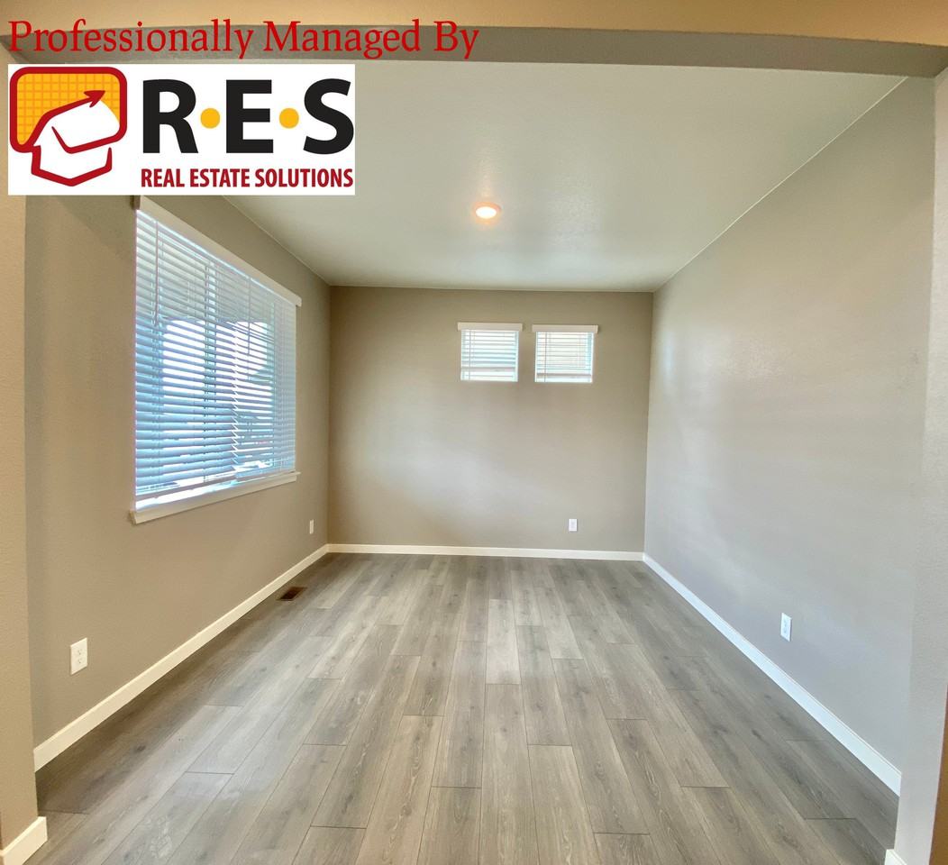 5070 Janga Dr - Photo 5 of 12