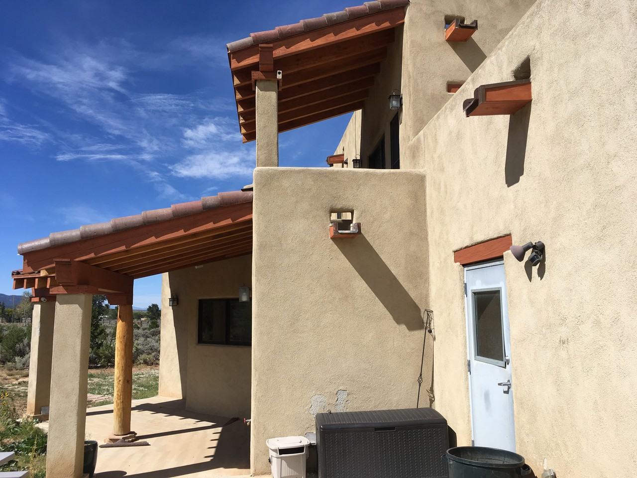 1412 Maestas Rd - Photo 2 of 18