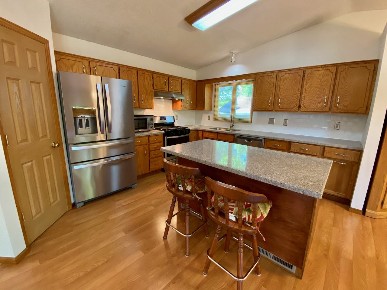 2222 Kessler Ln - Photo 2 of 10