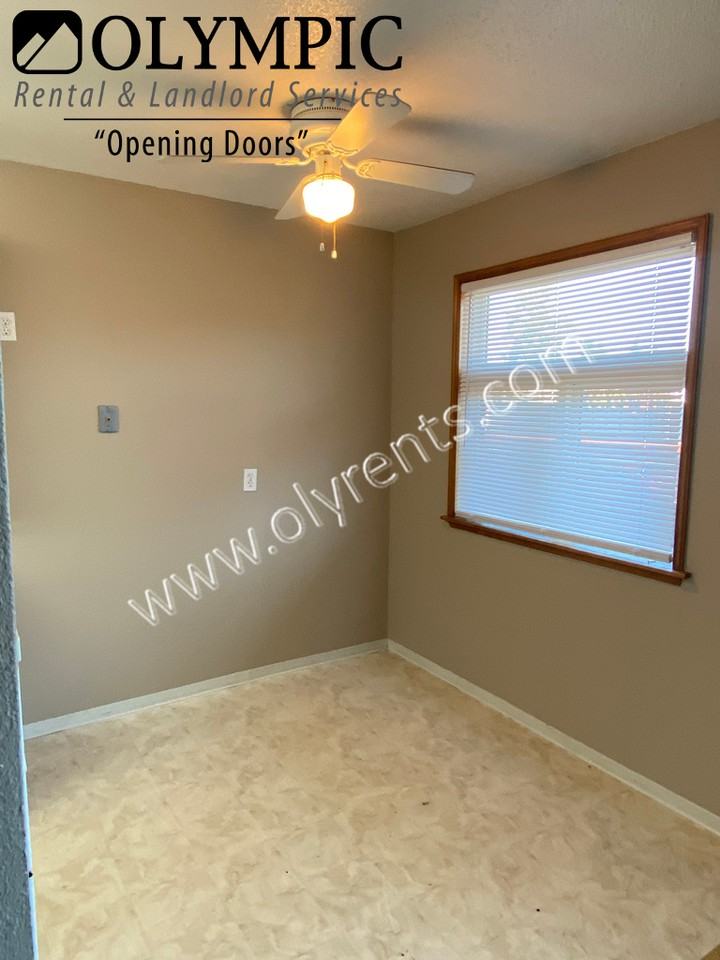 3013 6th Ave - Photo 2 of 4