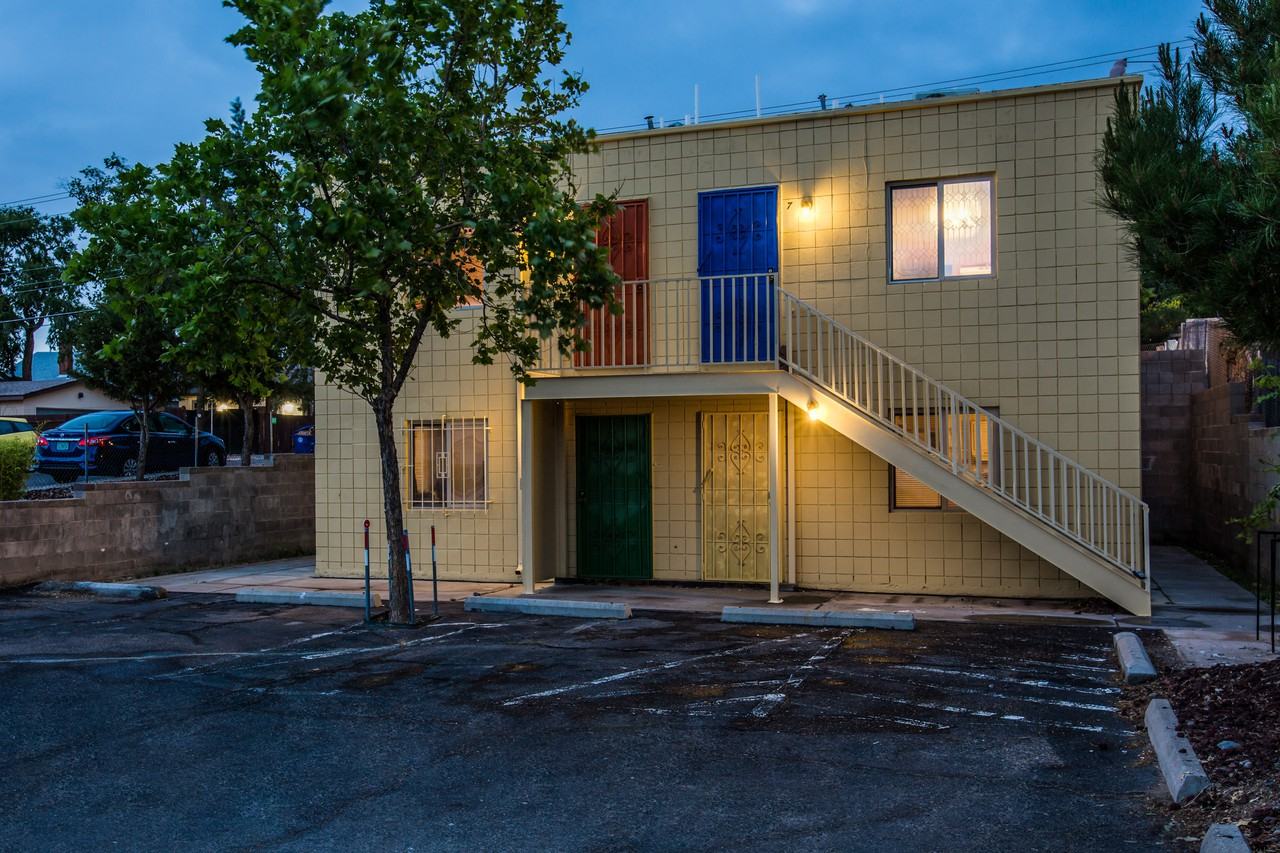 1701 Lead Ave Se - Photo 6 of 25