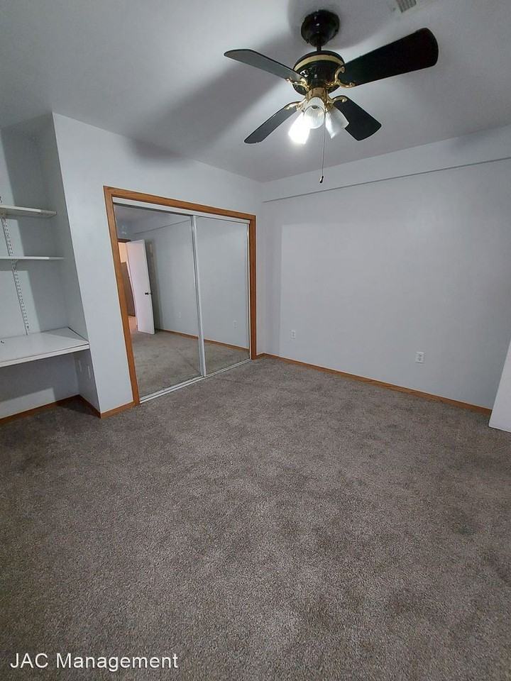 2840 Belle Plane - Photo 3 of 5