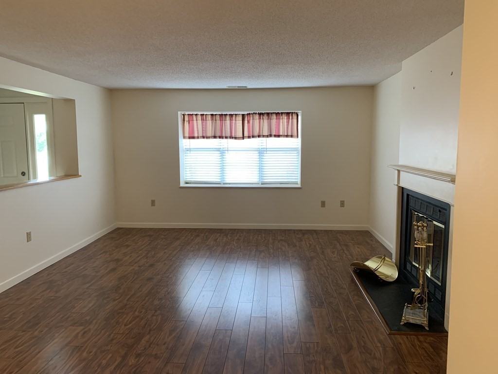 187 Chapman Pl - Photo 3 of 16