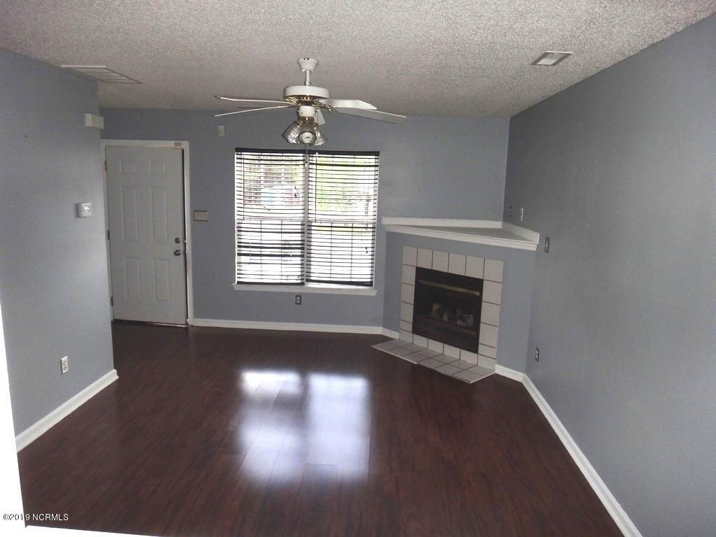 109 Woodlake Court - Photo 2 of 4