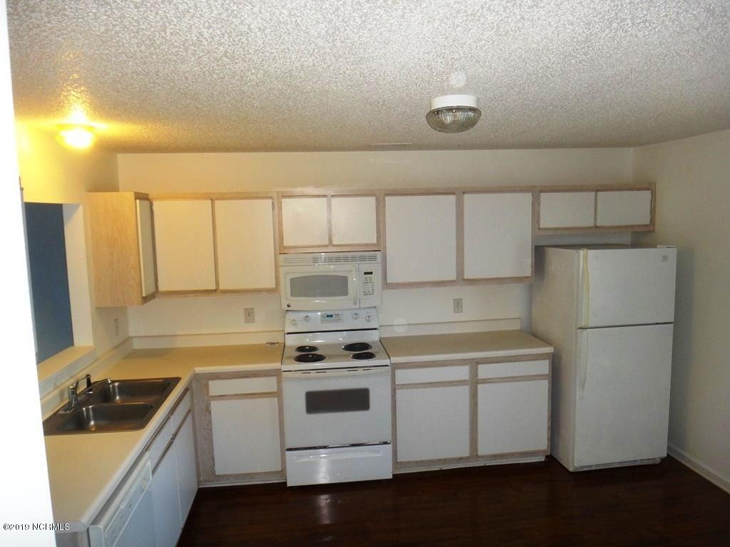 109 Woodlake Court - Photo 3 of 4