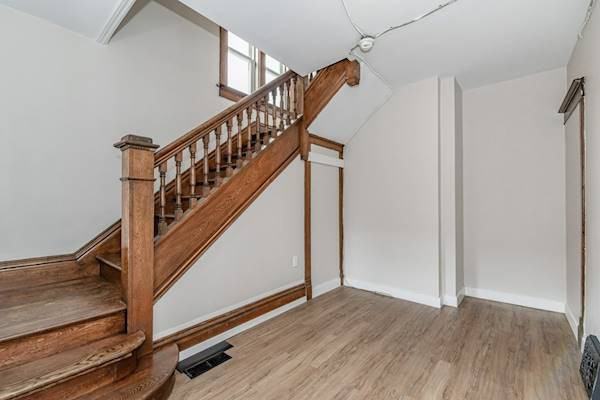 2 Bedroom Student Apartment on Ezra Avenue Available SEPT 1st - Photo 2 of 21