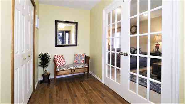 Live the Country Life, Easy Commute to KW area, just 30 minutes from Kitchener! - Photo 3 of 9