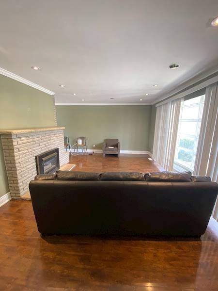 3 Bedroom Student Apartment Available JULY 1st - Photo 2 of 16