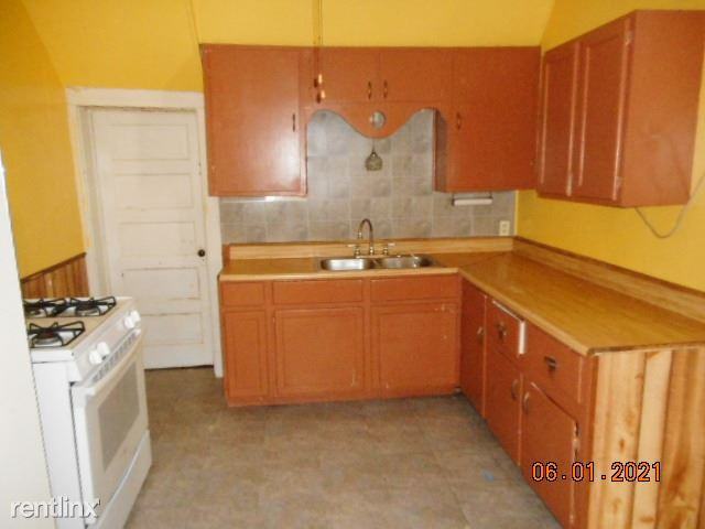 944 E 24th St - Photo 2 of 8