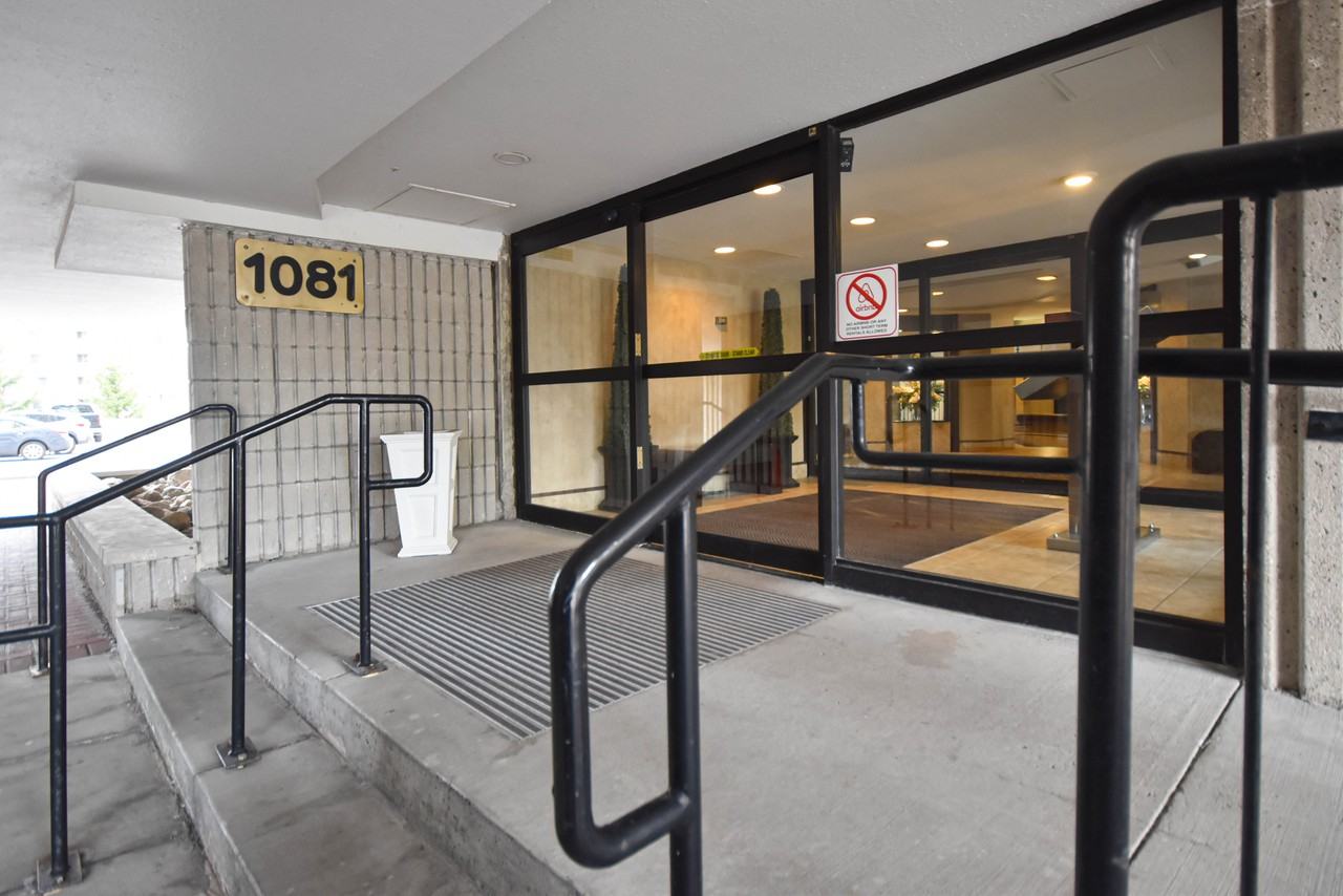 1081 Ambleside Drive - Photo 3 of 33