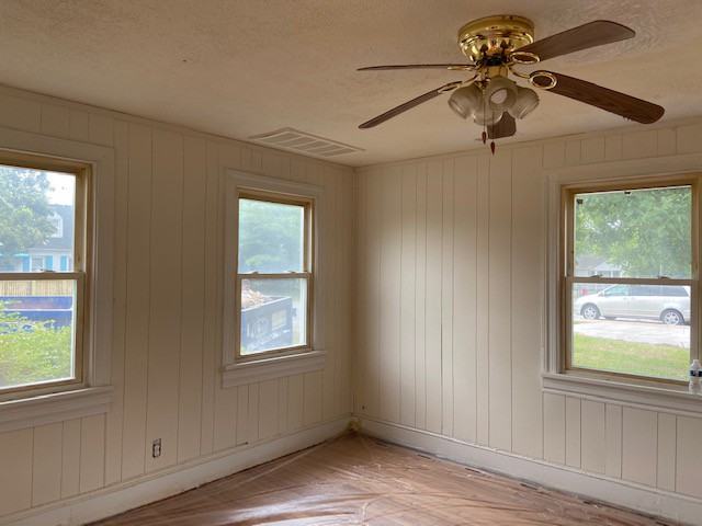 1409 Bowen St #1 - Photo 2 of 10