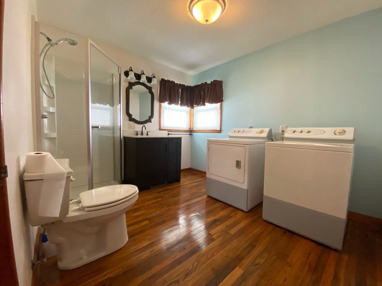 900 4th Ave Ne #1 - Photo 3 of 8