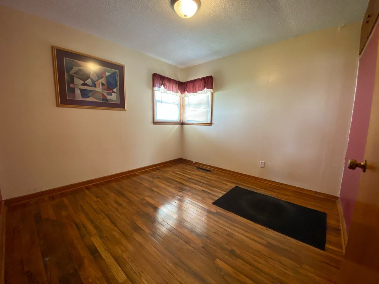 900 4th Ave Ne #1 - Photo 4 of 8