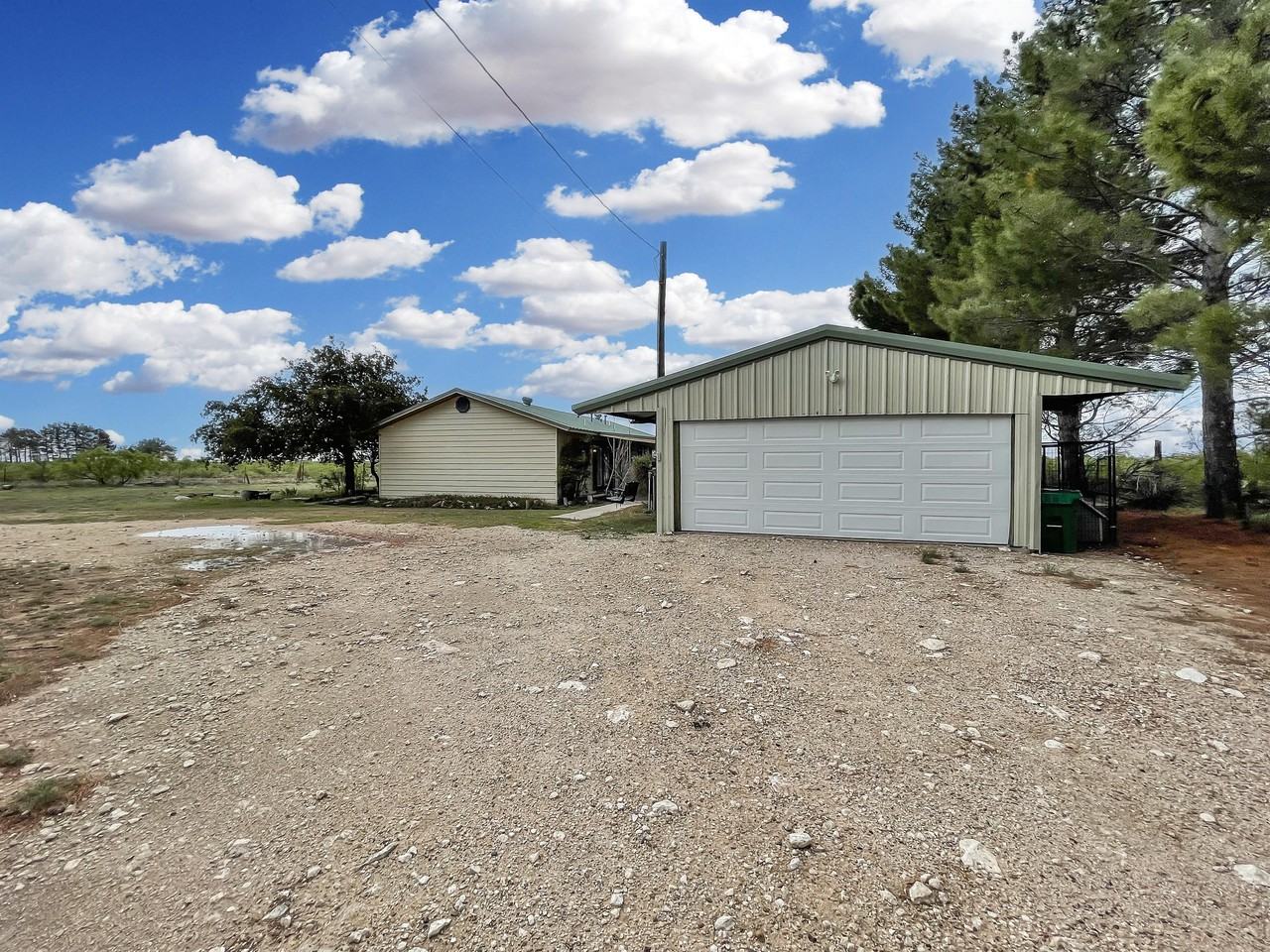 4601 W Sumruld Rd - Photo 3 of 13