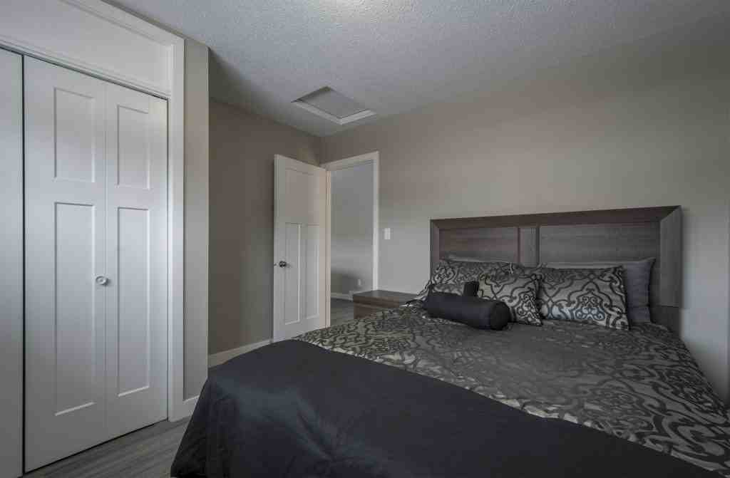 9314A 108 Ave - Photo 4 of 9