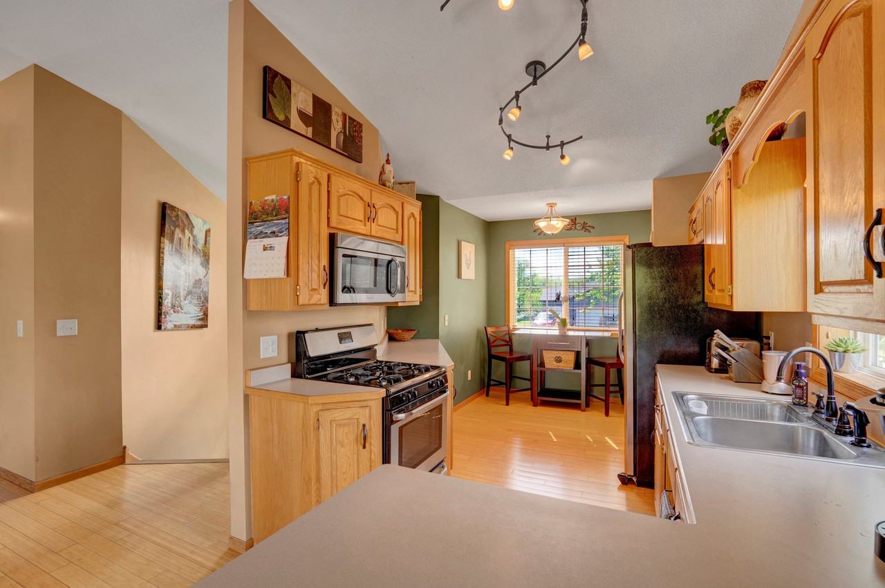 38270 Hillshire Ave #1 - Photo 3 of 25