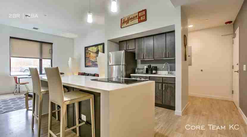 662 E 63rd St #307 - Photo 3 of 10