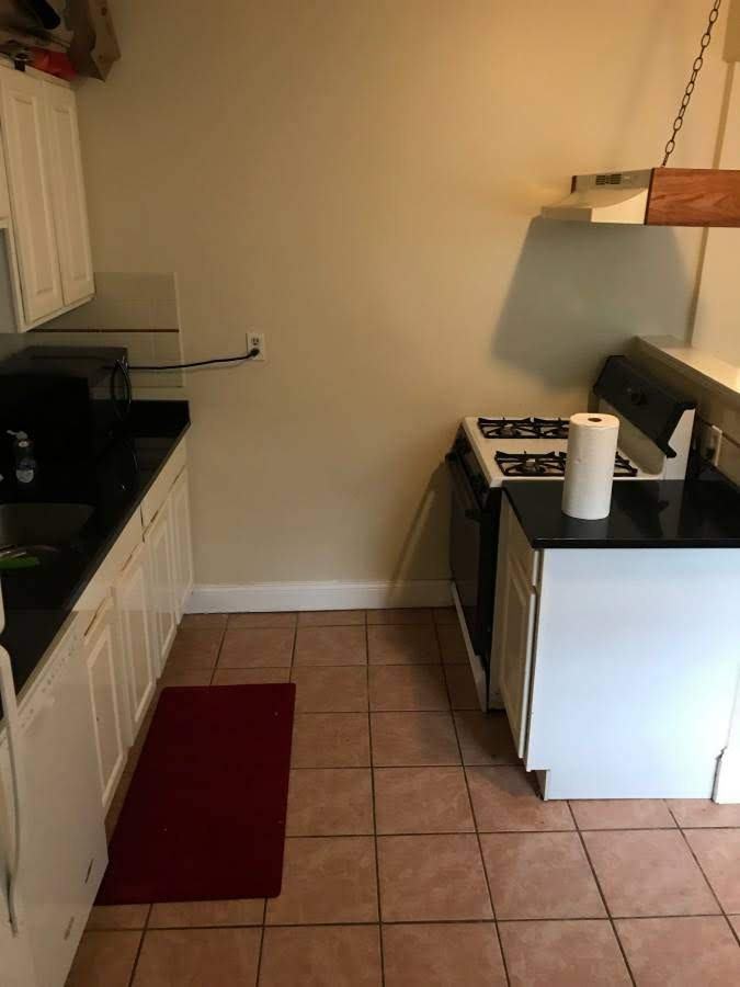 110 Lanark Rd - Photo 2 of 19