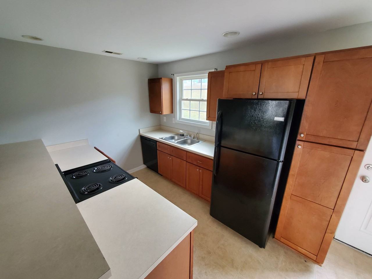 10 Paige Dr #1 - Photo 3 of 8