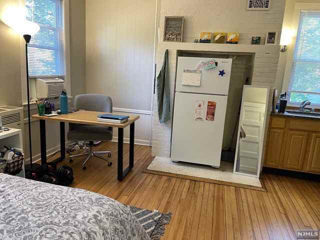 123 S Maple Ave - Photo 3 of 5