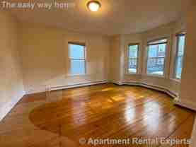 390 Windsor St - Photo 1 of 1