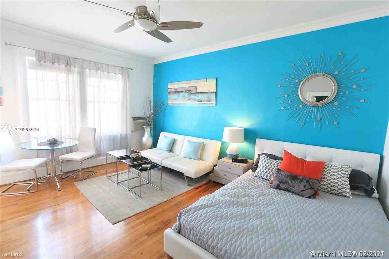 1611 Michigan Ave - Photo 2 of 5