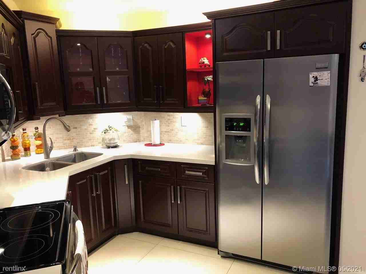 9411 Fontainebleau Blvd - Photo 3 of 17